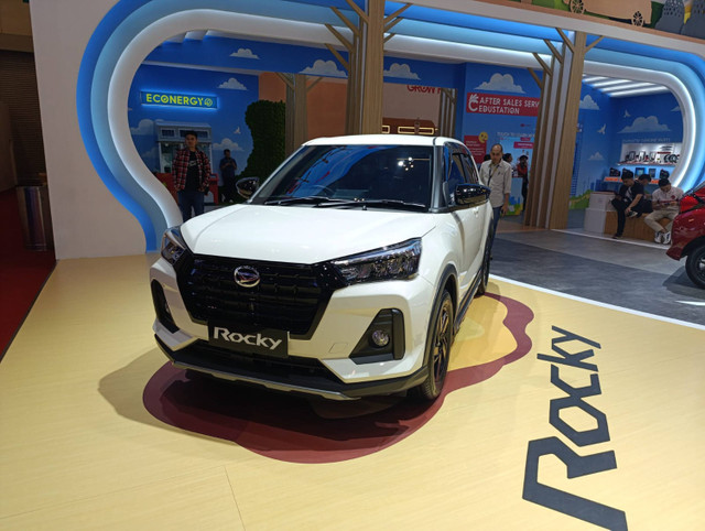 Daihatsu Rocky X yang dipamerkan di GIIAS 2024. Foto: Fitra Andrianto/kumparan