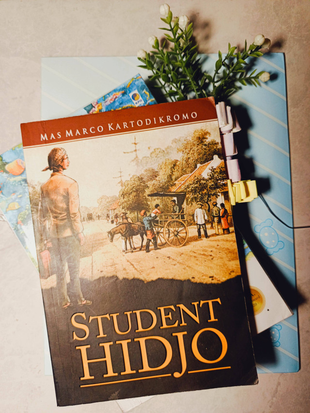 Gmabar: novel Student Hidjo karya Mas Marco Kartodikromo. (sumber gambar: pribadi).