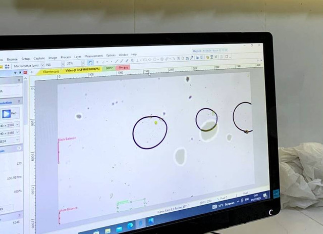 Tinjauan terbaru reduksi mikroplastik di air sumur sekitar TPST Piyungan oleh mahasiswa Universitas Ahmad Dahlan (UAD) menggunakan Karbon Aktif (Dok. Istimewa)