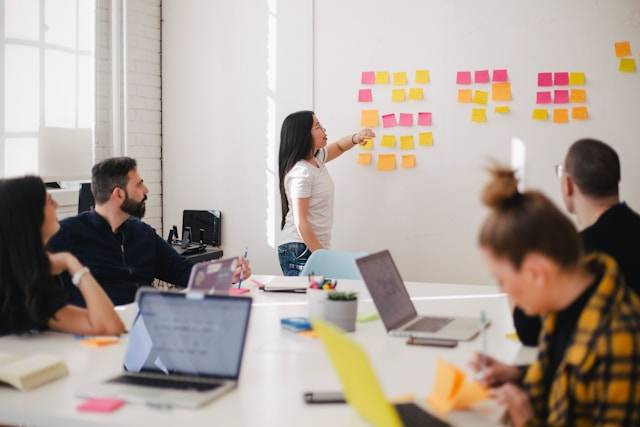 Visi Misi OSIS yang Jarang Dipakai oleh Siswa. Foto hanya ilustrasi. Sumber foto: Unsplash/Jason