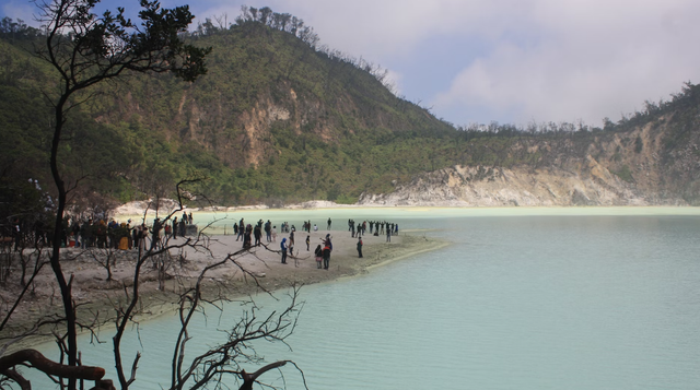 wisata di bandung yang unik. Sumber: Unsplash/Maneesh Shahani