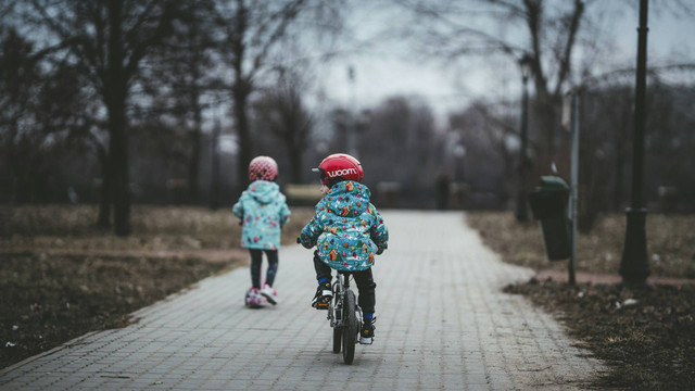 Ilustrasi rekomendasi helm anak. Foto: Unsplash