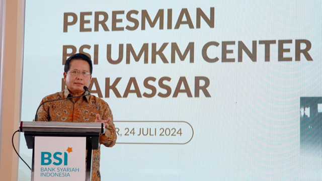 Direktur Utama PT Bank Syariah Indonesia Tbk atau BSI, Hery Gunardi dalam peresmian BSI UMKM Center Makassar, Rabu (24/7/2024). Foto: Dok. Bank Syariah Indonesia