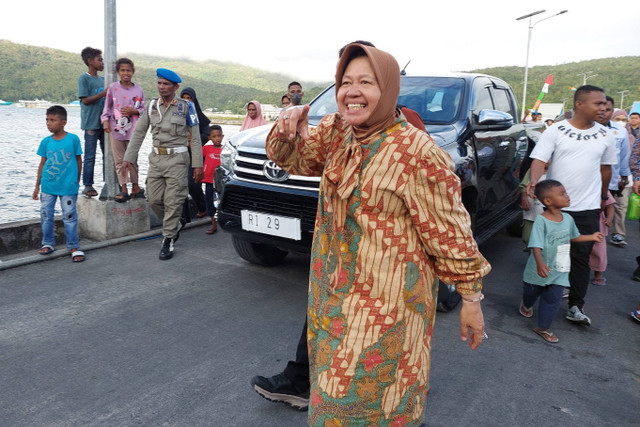 Mensos Tri Rismaharini saat baksos di Kei Besar, Rabu (24/7/2024). Foto: Fachrul Irwinsyah/kumparan