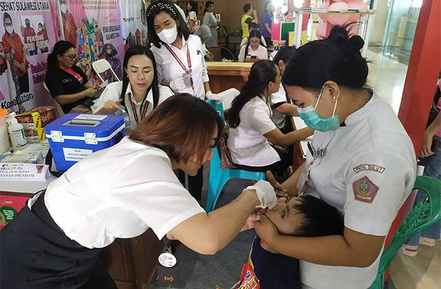 Pelaksanaan Pekan Imunisasi Polio di Kota Manado, Sulawesi Utara.