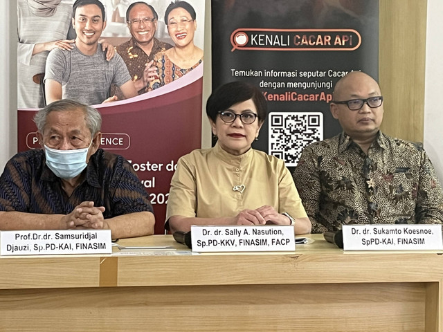 Konferensi Pers soal Kenali Penyakit Herpes Zooster dan Pembaruan Jadwal Imunisasi Dewasa 2024 di Kantor PB PAPDI, Rabu (24/7). Foto: Eka Nurjanah/kumparan