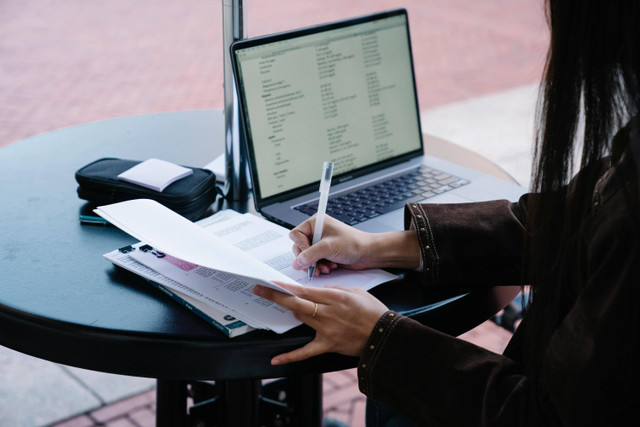 Setiap penilaian atau asesmen dalam Kurikulum Merdeka disesuaikan dengan fase pendidikan yang telah ditetapkan. Foto: Pexels.com