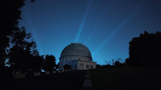 Lampu sorot di sekitar kawasan Lembang, Jawa Barat, mengganggu aktivitas penelitian di Observatorium Bosscha. Foto: Dok: Bosscha