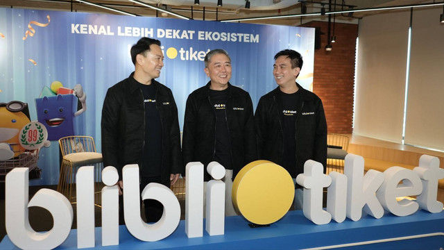 Ki-Ka: George Hendrata, CEO, tiket.com; Kusumo Martanto, CEO & Co-Founder, Blibli; dan Johartono Susilo, CEO, Ranch Market memaparkan perjalanan sinergi ketiganya mewujudkan ekosistem omnichannel terintegrasi Blibli Tiket. Foto: Blibli