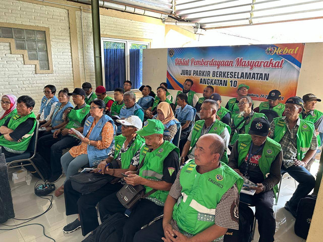 150 juru parkir di Kota Yogya diberikan pelatihan agar tidak terjadi lagi praktik tarif parkir nuthuk. Foto: Pemkot Yogya