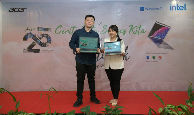 Acer merayakan 25 tahun "Cerita Kita" dengan memberikan penghargaan kepada para pelanggan setia, termasuk di Kalimantan Barat. Foto: Dok. Acer Indonesia