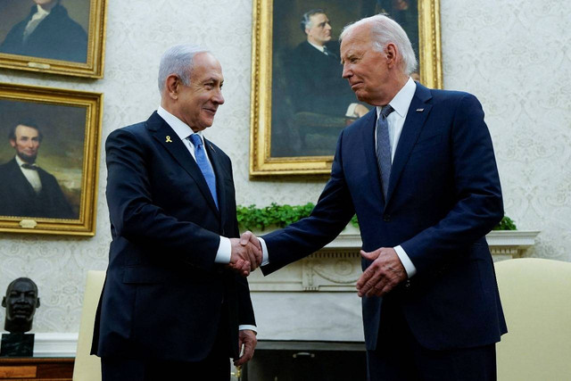 Kunjungan Perdana Menteri Israel, Benjamin Netanyahu diterima Presiden AS, Joe Biden di Gedung Putih, Kamis (25/7) Foto: Elizabeth Frantz/REUTERS