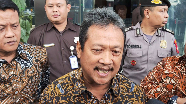 Menteri Kelautan dan Perikanan, Sakti Wahyu Trenggono, usai diperiksa di Gedung Merah Putih KPK, Jumat (26/7). Foto: Jonathan Devin/kumparan