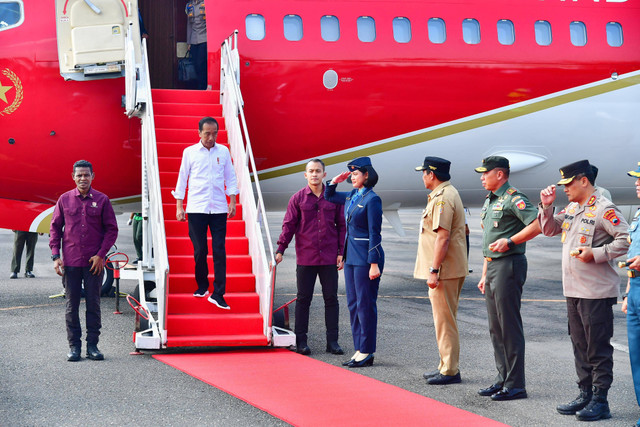 Presiden Jokowi tiba di Semarang, Jawa Tengah, pada Jumat (26/7/2024). Foto: Vico - Biro Pers Sekretariat Presiden