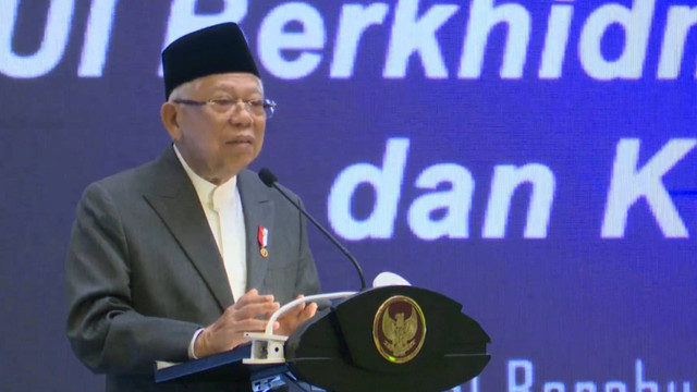 Wakil Presiden Maruf Amin menghadiri acara Tasyakur Milad MUI ke-49 di Hotel Borobudur, Jakarta, Jumat (26/7/2024). Foto: Youtube/@ Wakil Presiden RI