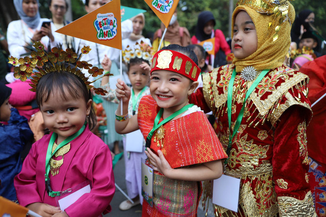 Suasana Pawai Cilik bersama Taro pada hari kedua Festival Hari Anak 2024 di Taman Anggrek, Kawasan Gelora Bung Karno, Jakarta, Minggu (28/7/2024). Foto: Iqbal Firdaus/kumparan