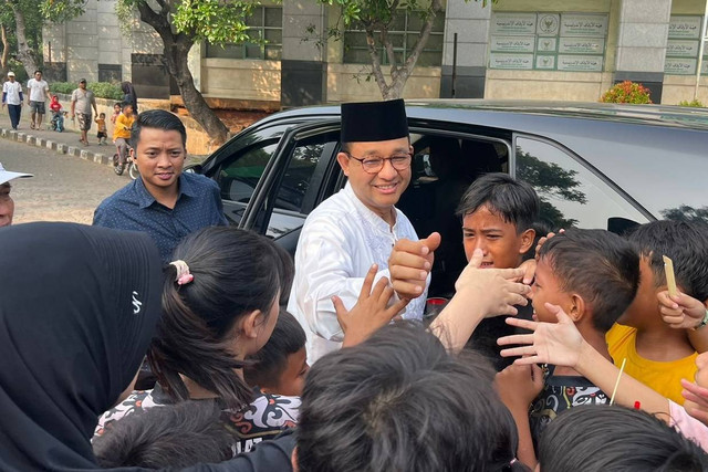 Anies Baswedan menghadiri acara tablig akbar BKMM DMI di Jakarta Islamic Center, Jakarta Utara, Minggu (28/7/2024). Foto: Haya Syahira/kumparan