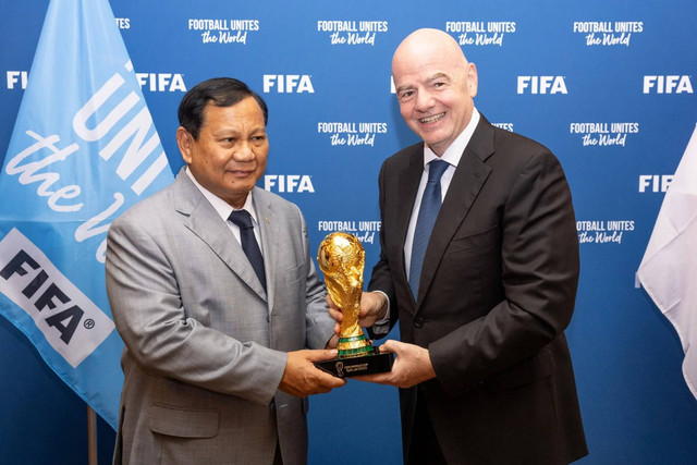 Presiden FIFA Gianni Infantino bertemu Prabowo Subianto di Paris, Prancis. Foto: FIFA