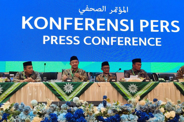 Pimpinan Pusat Muhammadiyah menggelar konferensi pers usai Konsolidasi Nasional Muhammadiyah di Universitas 'Aisyiyah Yogyakarta (Unisa), Kabupaten Sleman, Minggu (28/7/2024). Foto: Arfiansyah Panji Purnandaru/kumparan