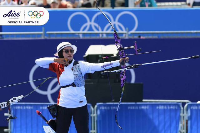 Pemanah putri Indonesia Diananda Choirunisa pada pertandingan Olimpiade Paris 2024 di Porte De La Chapella Arena, Paris, Prancis. Foto: NOC Indonesia