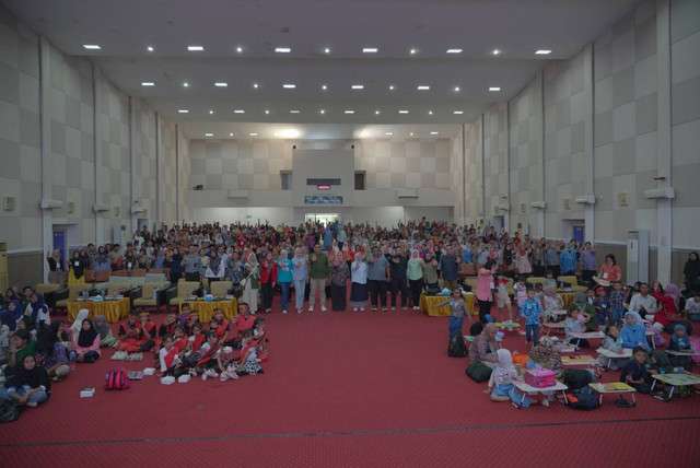 Bio Farma menggelar kegiatan BioFest “Imunisasi Lengkap Lindungi Generasi Hebat” berkolaborasi dengan Yayasan Pusat Kajian dan Perlindungan Anak (PKPA) di Gelanggang Mahasiswa USU Medan pada Sabtu (27/7/2024) dalam rangka memperingati Hari Anak Nasional (HAN) yang jatuh pada setiap tanggal 23 Juli setiap tahunnya. (Foto: Istimewa)