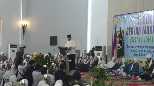 Anies Baswedan saat dijumpai di acara Tabligh Akbar Gebyar BKMT di Jatiwaringin, Kota Bekasi, Selasa (30/7/2024). Foto: Thomas Bosco/kumparan