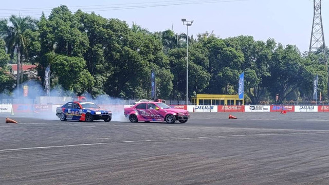 Suasana drifting di Sentul Otopark, Sirkuit Sentul, Bogor, Jawa Barat, Jumat (21/6/2024). Foto: Fitra Andrianto/kumparan