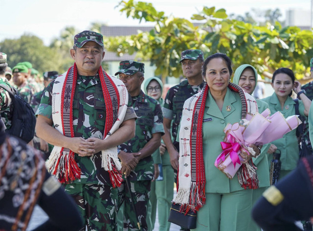 KSAD Jenderal TNI Maruli Simanjuntak di Korem 161/Wira Sakti dan Batalyon Artileri Medan 20/BY, Kupang, Selasa (30/7/2024). Foto: Dok TNI AD