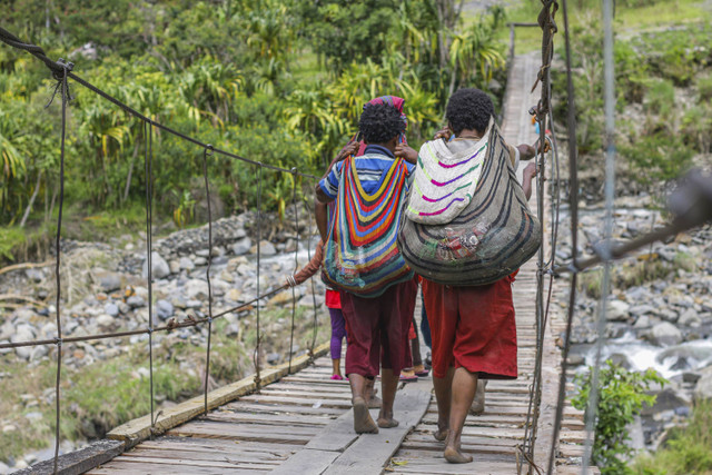 Noken tas tradisional khas Papua. Foto: Billy Julius Krey/Shutterstock