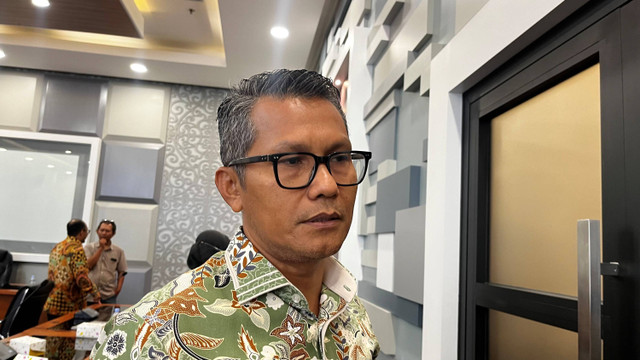 Juru Bicara Kemenperin Febri Hendri Antoni Arif menjawab pertanyaan wartawan saat dijumpai  di Kantor Kemenperin, Jakarta, Rabu (31/7/2024). Foto: Widya Islamiati/kumparan