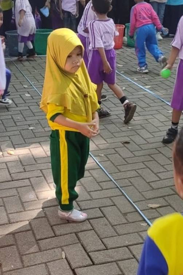 Badrina tetap bersemangat bersekolah. Foto: Dok. Faiz