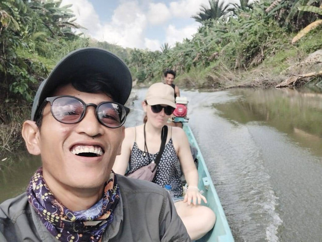 Pompong Sebagai Alat Trasportasi Antar Desa di Siberut Selatan, Mentawai. Foto: Dokumentasi Penulis