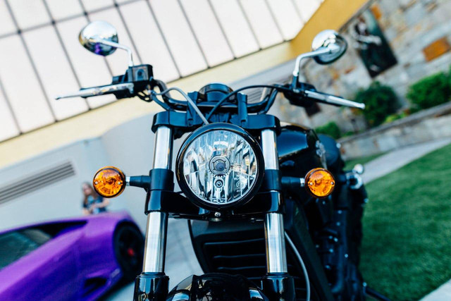 Ilustrasi lampu sepeda motor. Foto: Pexels