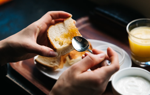 roti bakar viral di bandung. Foto hanya ilustrasi, bukan tempat sebenarnya.Sumber: Unsplash/Jonas Jacobsson