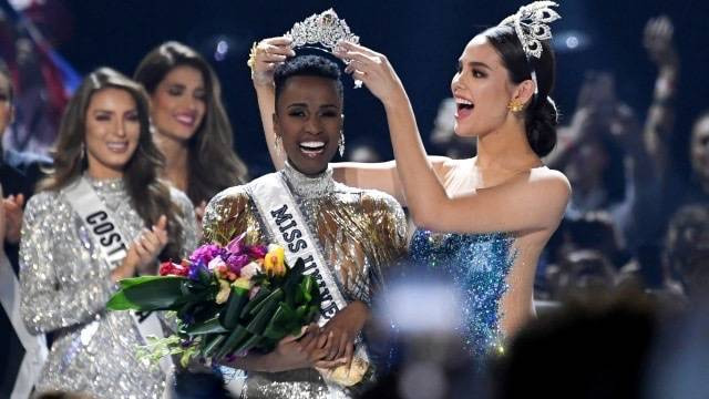 Potret Catriona Gray, Miss Universe 2018 asal Filipina yang memahkotai penerusnya asal Afrika Selatan (Sumber: KumparanWOMAN)