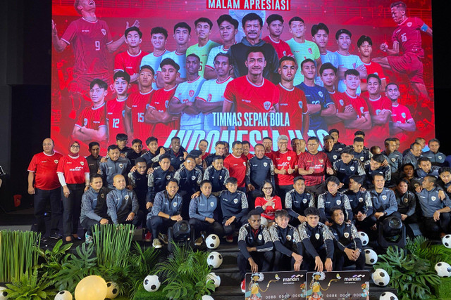 Malam Apresiasi Timnas U-19 bersama Bank Mandiri di Plaza Mandiri, Rabu (31/7/2024).
 Foto: Azrumi Ghazali/kumparan