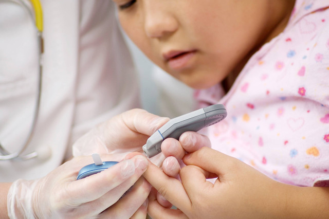 Ilustrasi anak pengidap Diabetes. Foto: viktoria and anetta/Shutterstock