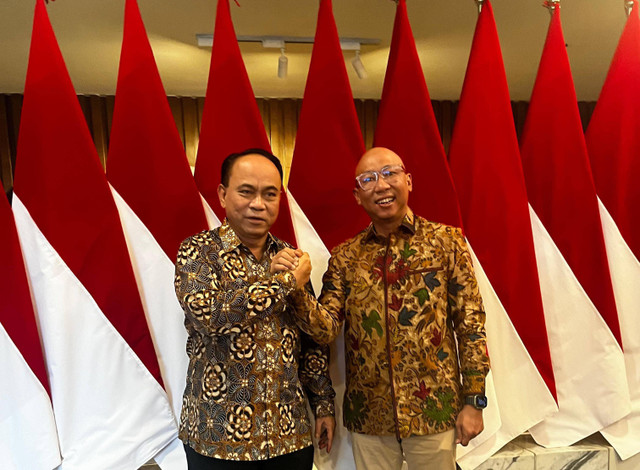 Menteri Komunikasi dan Informatika, Budi Arie Setiadi bersama Bakal Calon Gubernur Lampung, Rahmat Mirzani Djausal | Foto : Ist