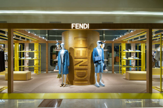 Fendi buka pop up store di Mal Pacific Place dalam momen peluncuran koleksi busana musim panas 2024. Foto: Fendi