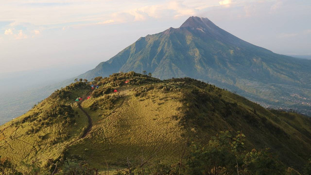 Ilustrasi Rute Pendakian Gunung Merbabu via Selo - Sumber: pixabay.com/u_laliumu4xx