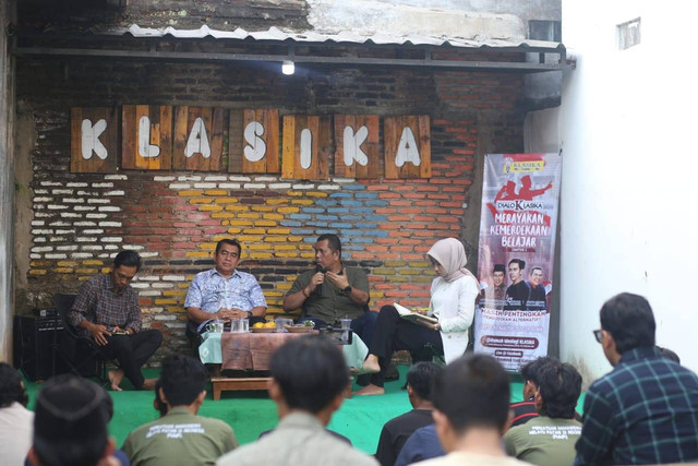 DialoKlasika dengan tema "Merayakan Kemerdekaan Belajar: Masih Pentingkah Pendidikan Alternatif?" yang di selenggarakan oleh Kelompok Studi Kader (Klasika) Lampung | Foto : Ist