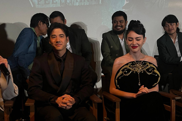 Mario Maurer dan Davika Hoorne hadiri premiere film Kang Mak From Pee Mak.
 Foto: Aprilandika Pratama/kumparan