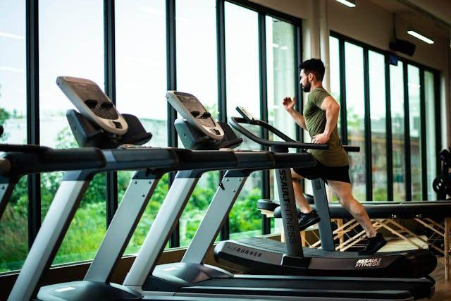 Ilustrasi Treadmill Twen Buatan Mana? Sumber: Pexels/WilliamChoquette
