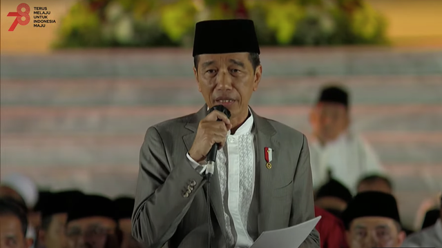 Presiden Jokowi menyampaikan permintaan maaf di acara Zikir dan Doa Kebangsaan 78 Tahun Indonesia Merdeka, Istana Merdeka. Foto: Tangkapan Layar Biro Setpres