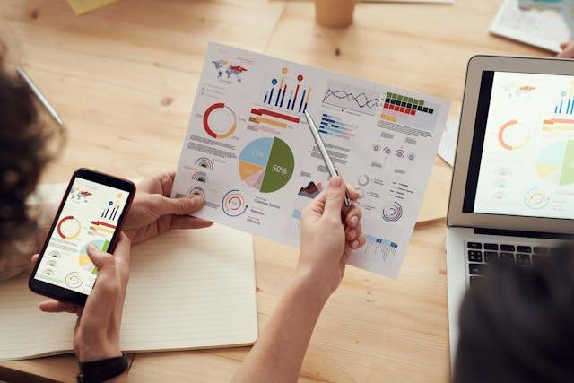 Ilustrasi jelaskan yang dimaksud penyajian data dengan diagram garis. Sumber: pexels.com