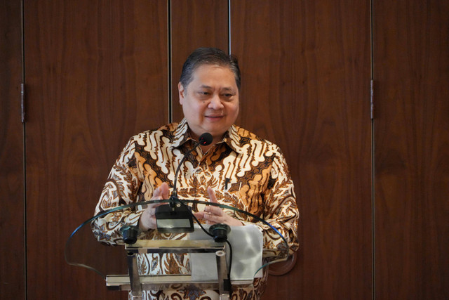 Menteri Koordinator Bidang Perekonomian Airlangga Hartarto saat menghadiri Breakfast Meeting bersama Chairperson Of Tsinghua University People's Republic of China Prof.Qiu Yong. Foto: Kemenko perekonomian