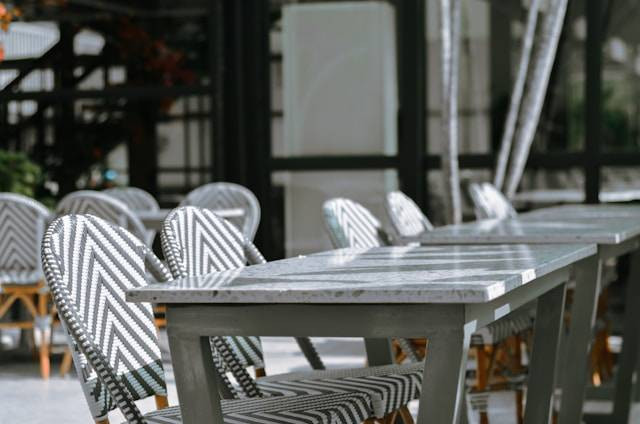Cafe dekat PMI Bogor. Foto hanyalah ilustrasi, bukan tempat yang sebenarnya. Sumber: Unsplash/Hani Fildzah