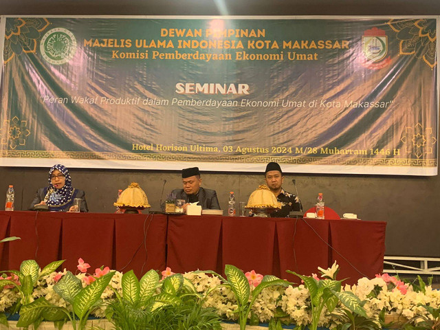 Majelis Ulama Indonesia Kota Makassar melalui Komisi Pemberdayaan Ekonomi Umat menggelar seminar dengan Tema “Peran Wakaf Produktif dalam Pemberdayaan Ekonomi Umat” di Kota Makassar, di Hotel Horison Ultima, Sabtu (3/8/2024).