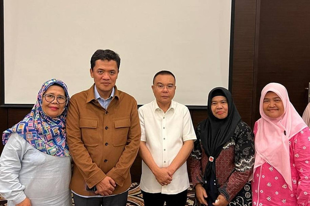 Sufmi Dasco Ahmad dan Habiburokhman temui keluarga korban peristiwa 98. Foto: Instagram/@sufmi_dasco