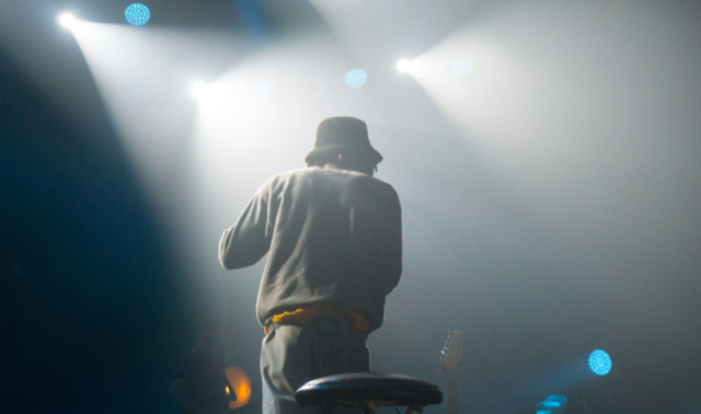 Setlist Konser Sheila On 7, foto hanya ilustrasi bukan gambar sebenarnya. Sumber: Unsplash/Nathan Oh.
